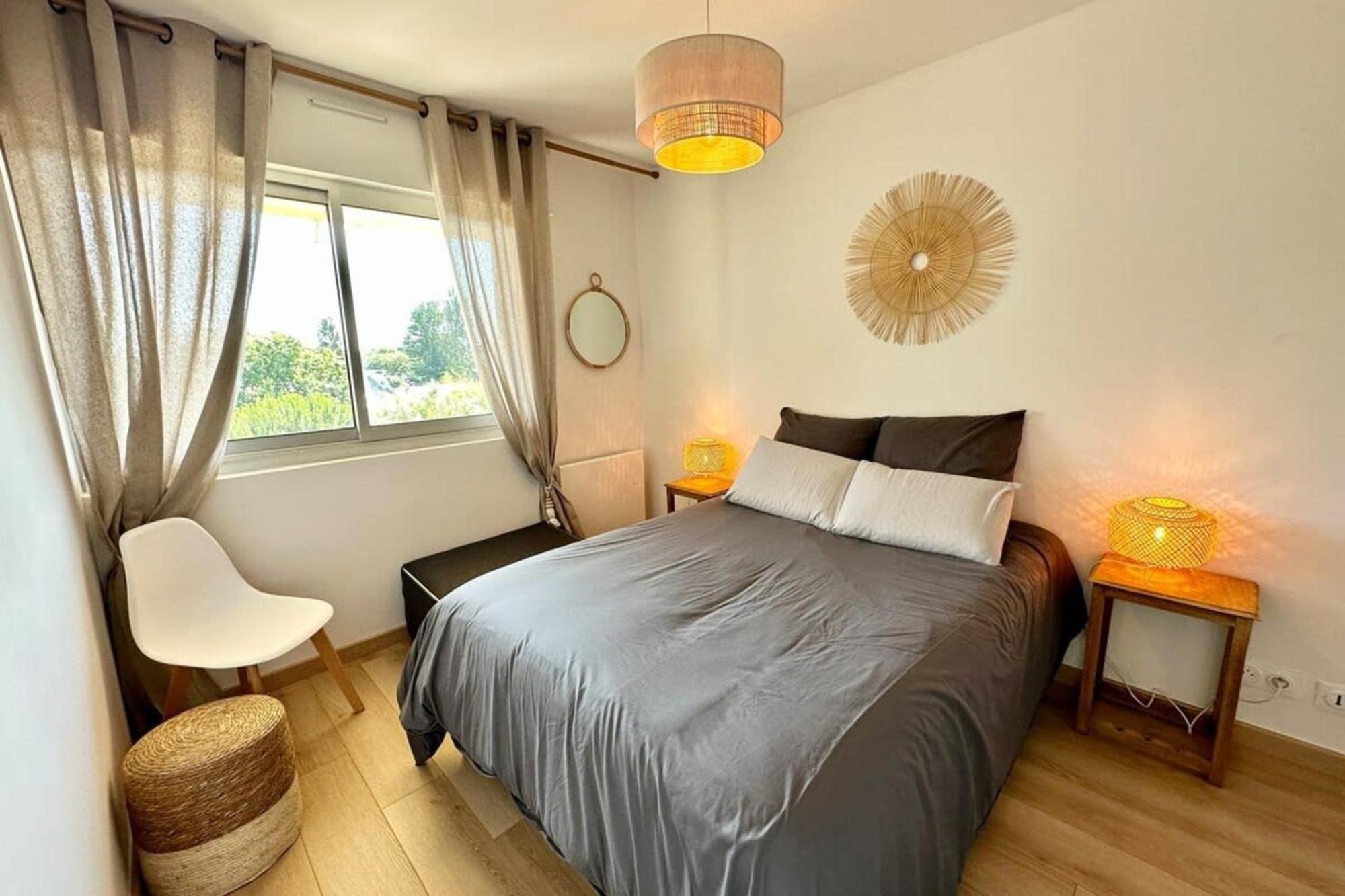Apartment T2 Refait A Neuf A 2 Pas Du Bourg Et Des Plages *